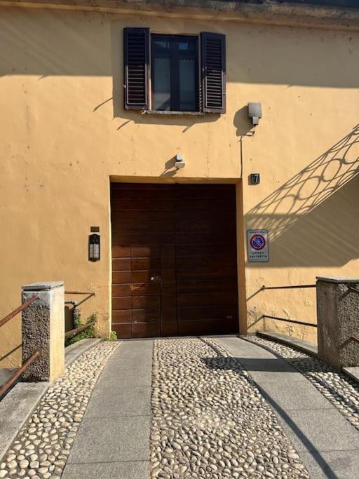 Navigli, Caratteristico Appartamento Milanese Экстерьер фото